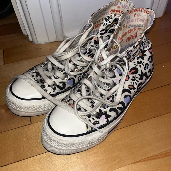 Stylish Leopard Print High-Top Sneakers - Picture 3 of 3